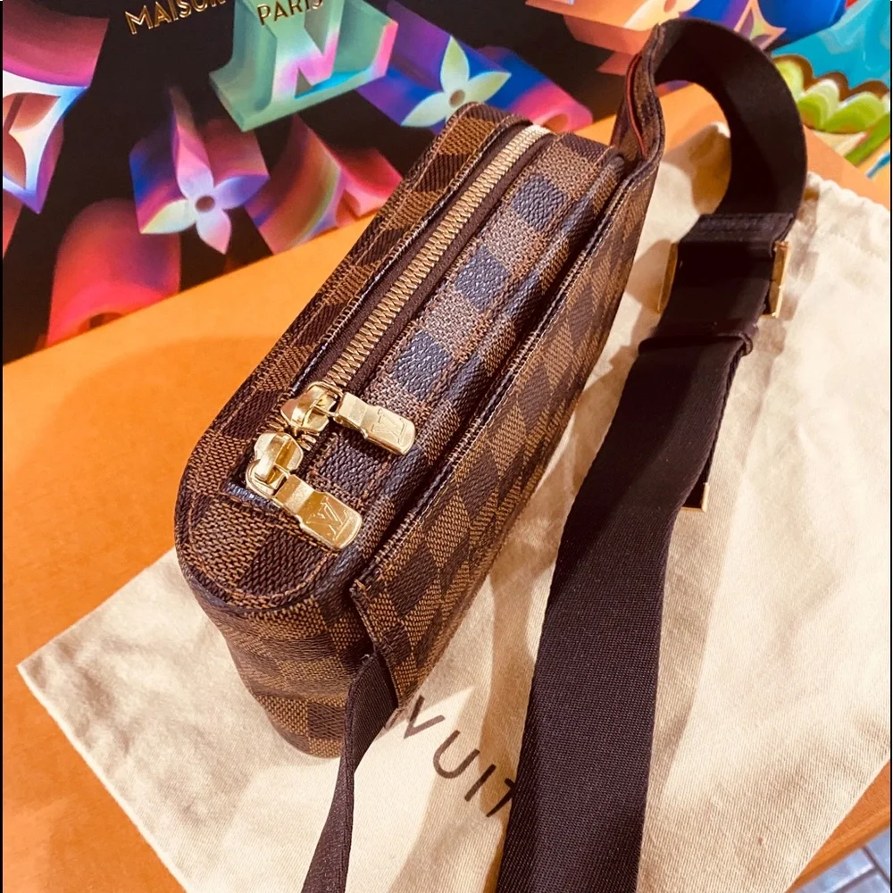 🧸🧸🧸 Authentic Louis Vuitton Geronimo Bodybag